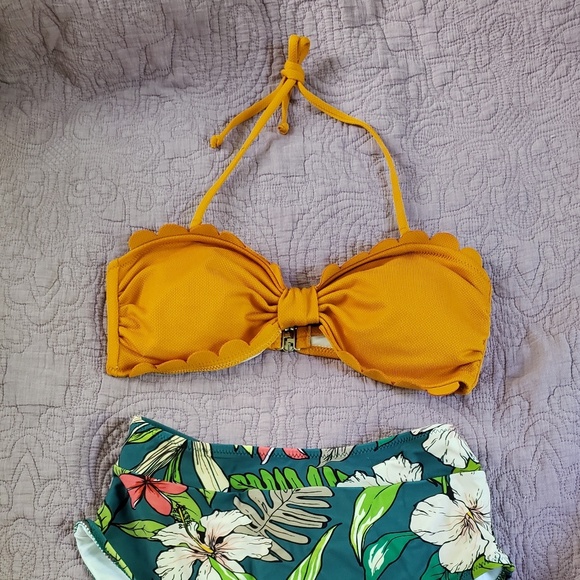 Cupshe high waisted swim suit - Picture 2 of 4